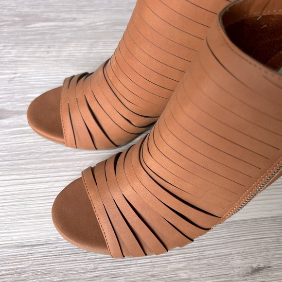 FRANCESCA'S edna peep toe heeled booties size 6.5 NWT - Picture 5 of 16